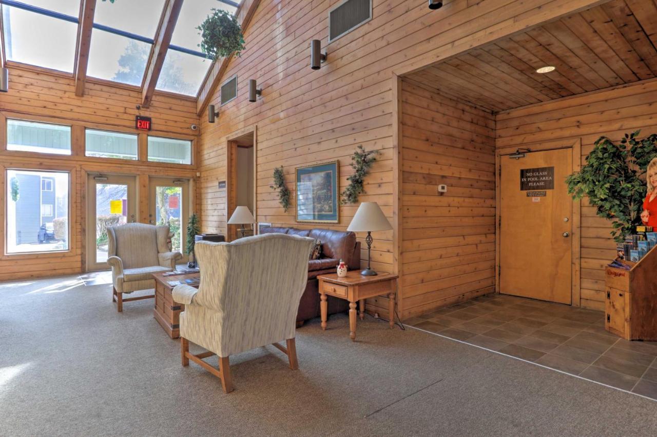 Unique Smokies Ski Shack With Mountain-Top View Гетлинбург Екстериор снимка