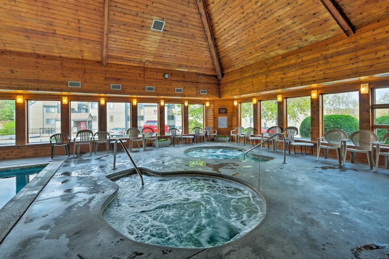 Unique Smokies Ski Shack With Mountain-Top View Гетлинбург Екстериор снимка